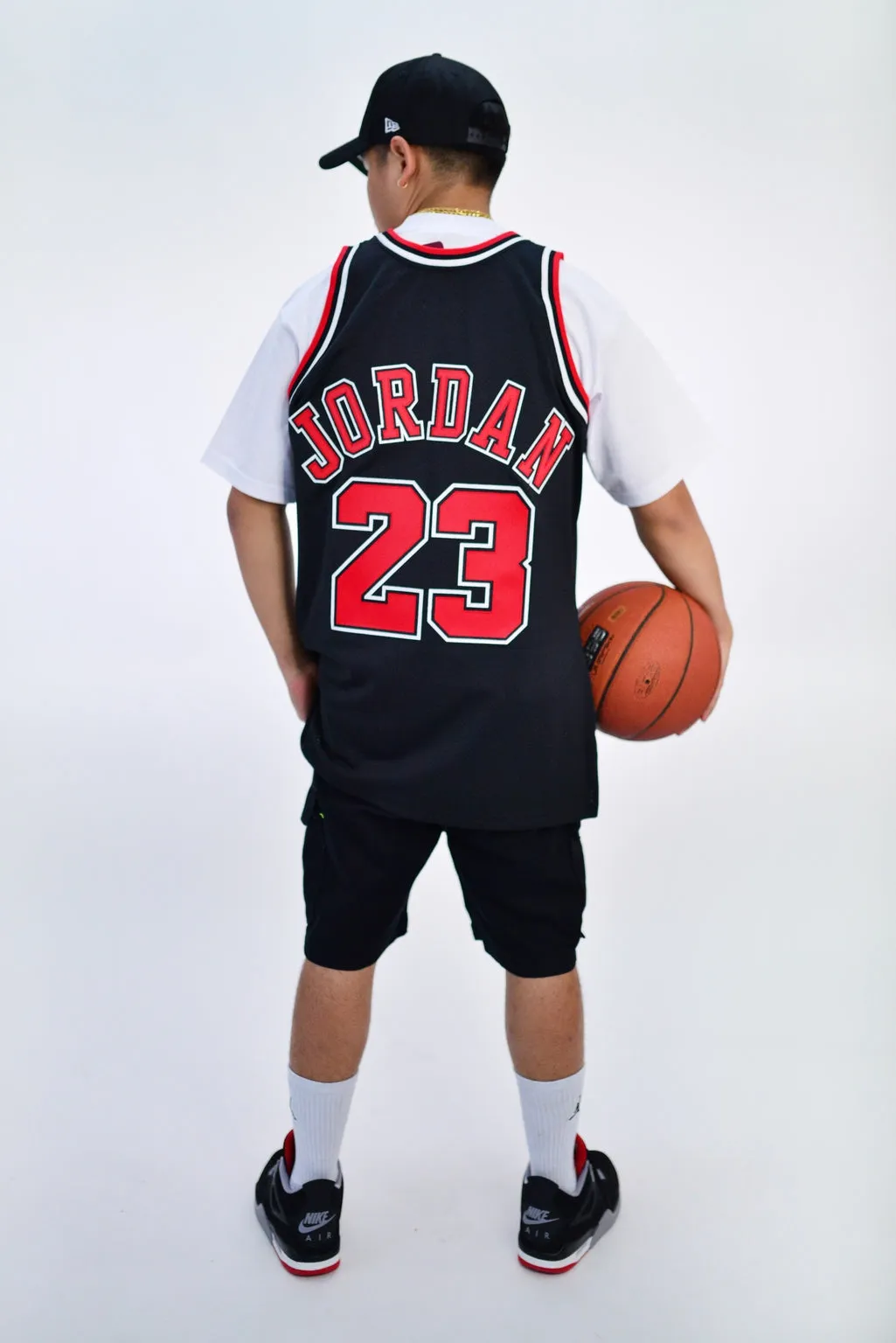 AUTHENTIC NBA SWINGMAN JERSEY CHICAGO BULLS MICHAEL JORDAN 23 '97-98  BLACK