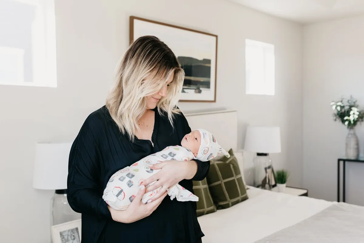 Baja Newborn Top Knot Hat