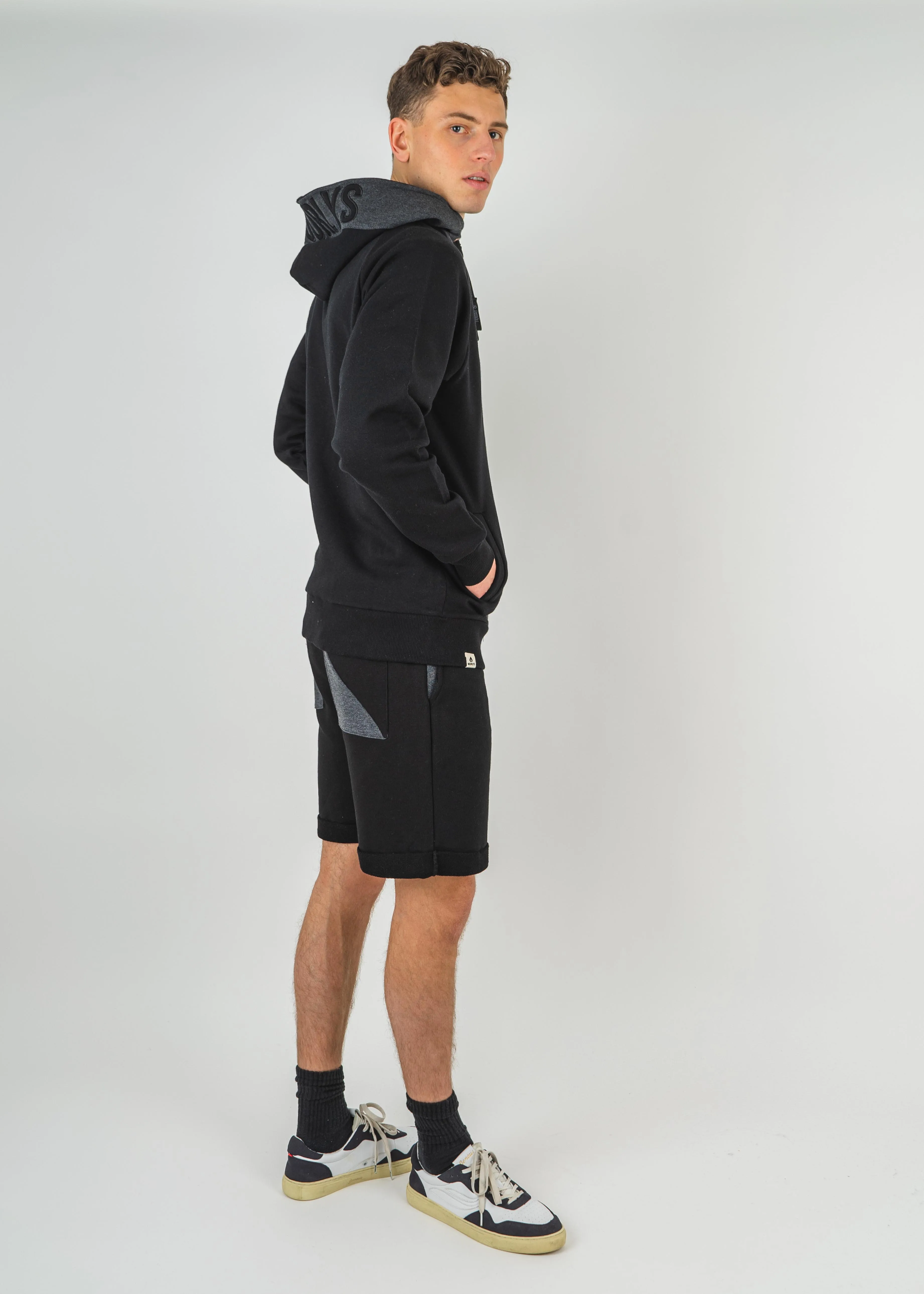 Sweatjacke STRIPPEN Black